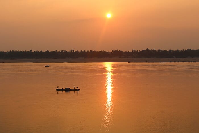 cambodia-mekong-river-kratie-city-kratie-province