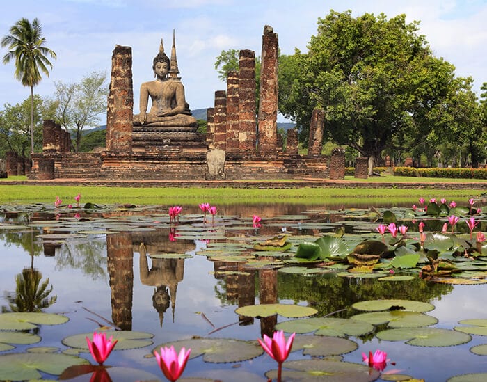 main-buddha-statue-in-sukhothai-historical-park-thailand