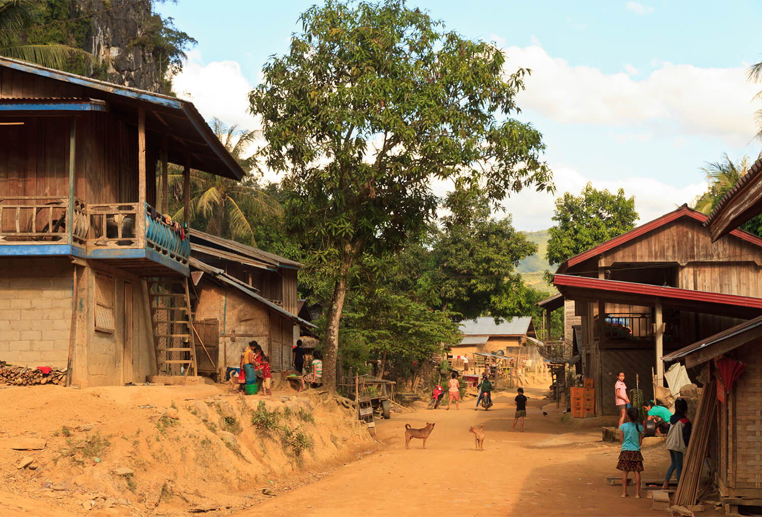 Laos Travel Guide - Take the Baktrax Route | Baktrax Tours