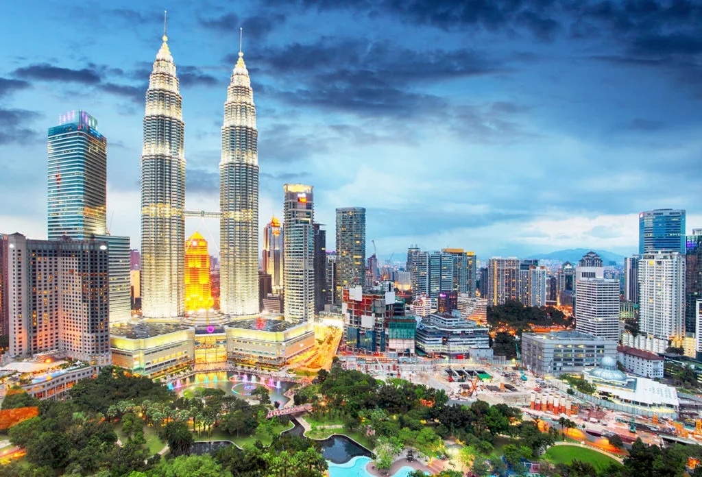 kuala-lumpur-malaysia-skyline-68640121