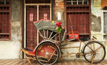 old-red-rickshaw-and-heritage-house-penang-malaysia-28873741