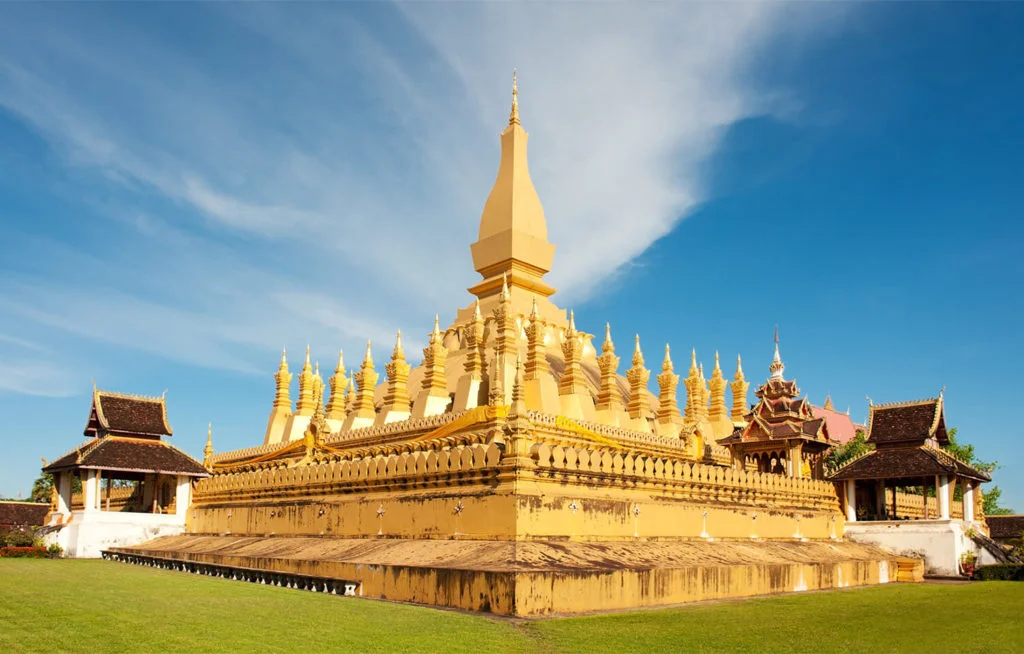 pha-that-luang-monument-vientiane-laos-26566201