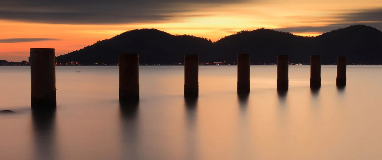 sunset-in-marina-island-lumut-malaysia-31887337