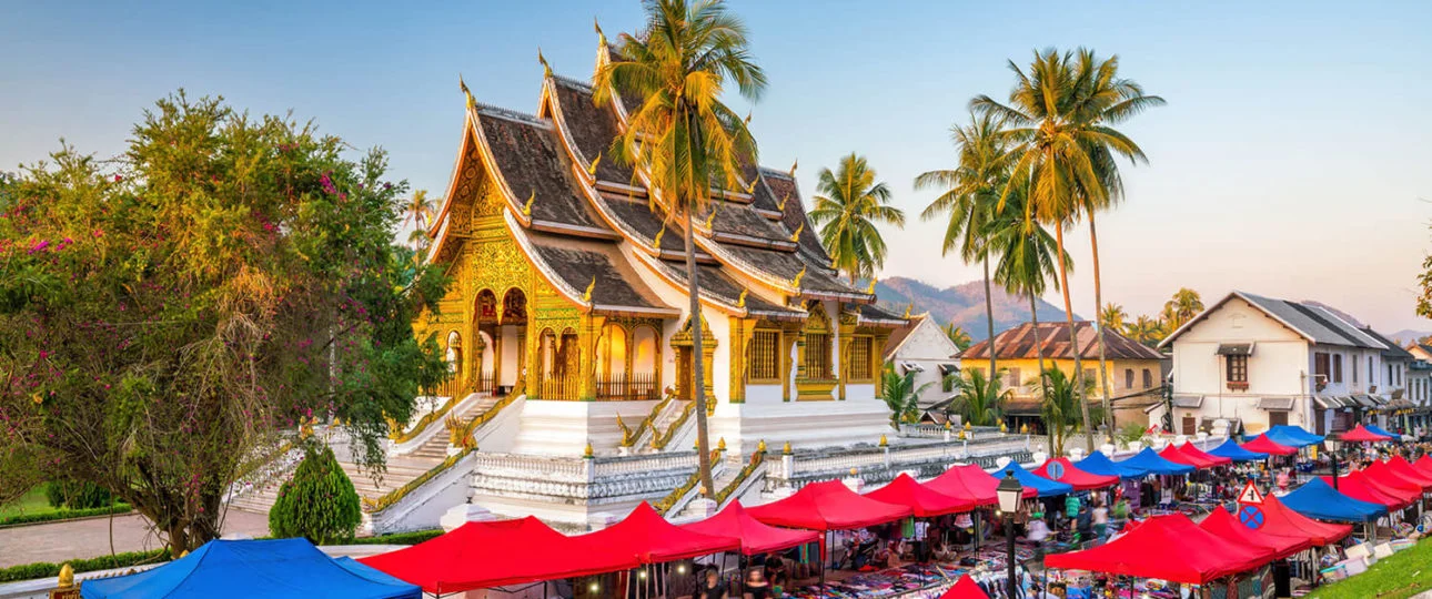 the-night-market-in-luang-prabang-laos-86775642