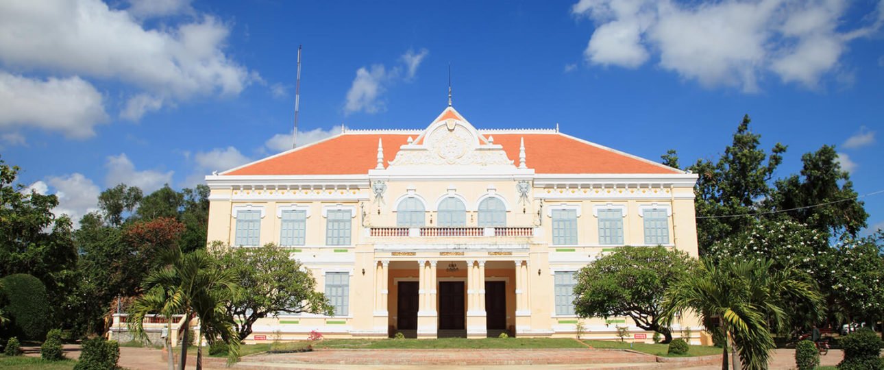 the-provincial-hall-in-battambang-city-cambodia-41890352