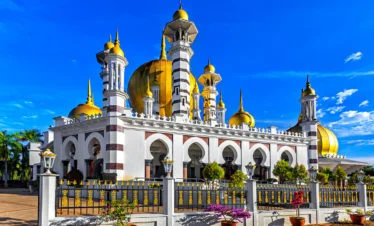 ubudiah-mosque-in-kuala-kangsar-malaysia-105551863