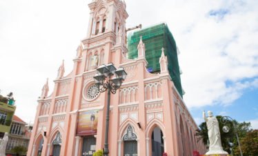vietnam-danang-cathedral-37873296