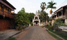 wat-sainyaphum-monastery-and-colonial-houses-at-savannakhet-laos-28527498