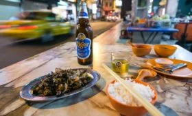 street-food-in-kuala-lumpur-chinatown-40565996-1024x683